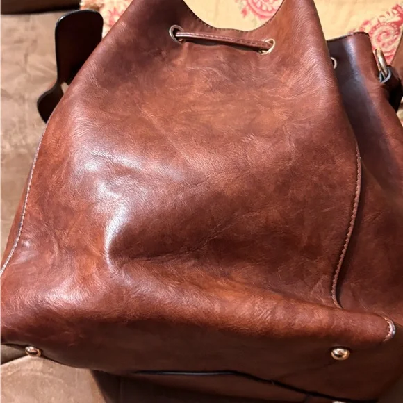 Elegant Brown Faux Leather Fringe Bucket Shoulder Bag - Picture 4 of 16